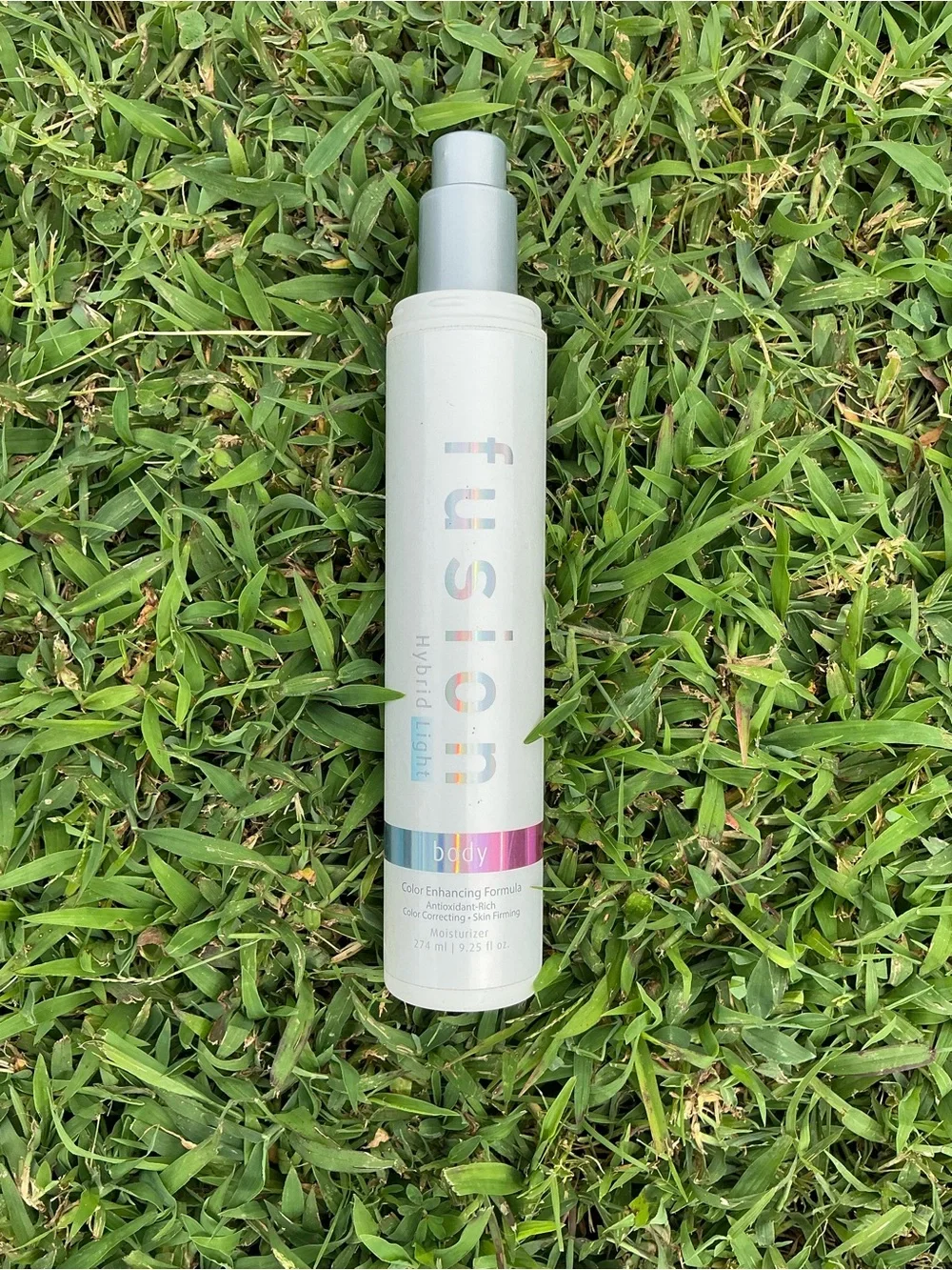 Fusion Hybrid Light Color-Enhancing Body Moisturizer - White